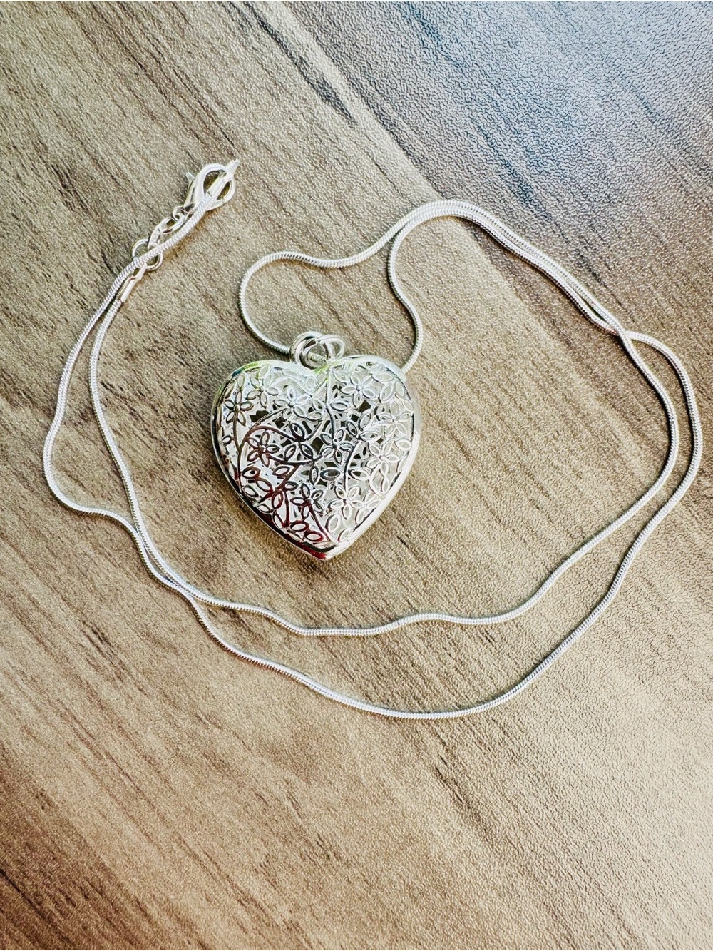 925 Sterling Silver Heart Filigree Locket Necklace 24” chain heart 1.25” x 1.25”
